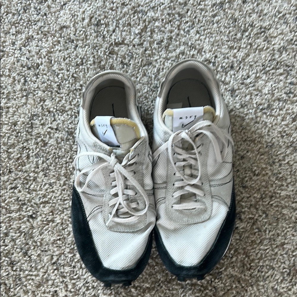 Men’s Nike 354 waffle sneakers. Drop type shoes.